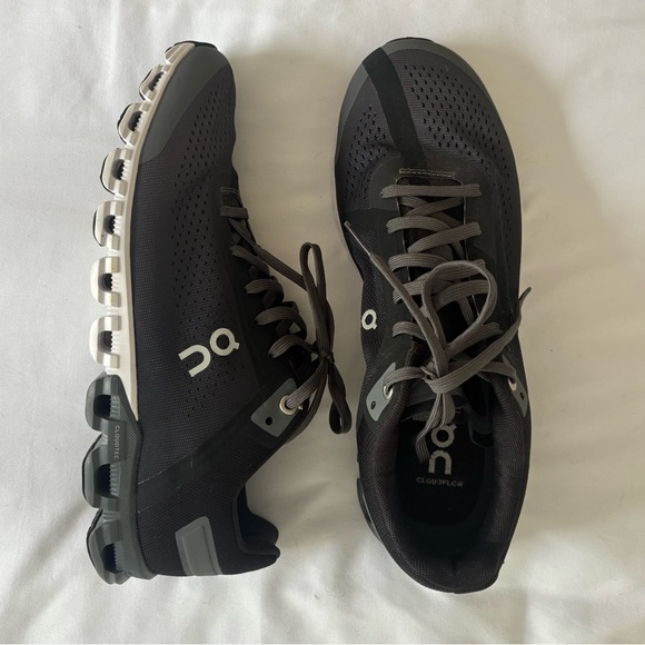 New On Cloud Gray and Black Running Sneaker 8.5 - Picture 4 of 4